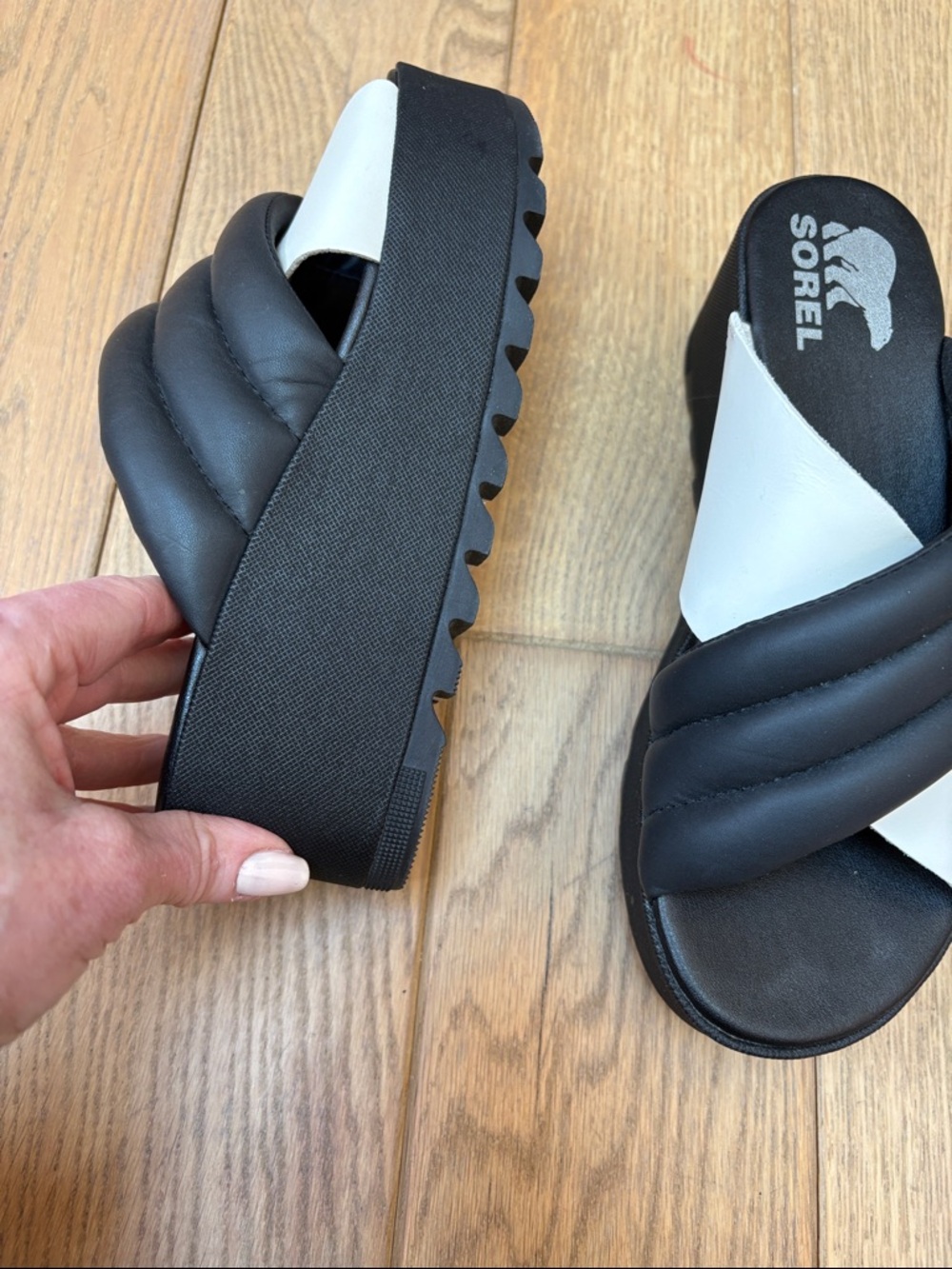 Sorel Black and White Padded Platform Slide Mules worn once - Picture 5 of 6